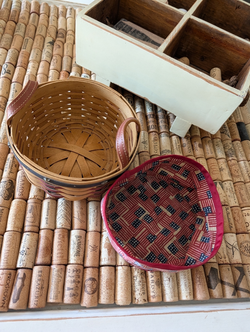 Longaberger 2003 All American Button Basket w/leather handles, metal star trim. - Picture 4 of 5